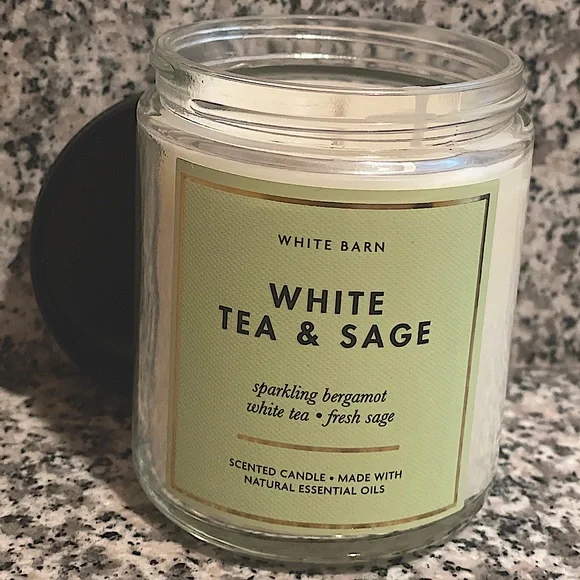 Single Wick Candle — White Tea & Sage by White Barn - Picture 4 of 8